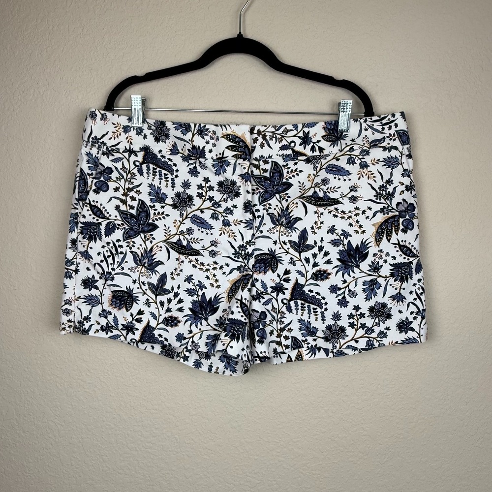 Loft Women's White and Blue Floral Cotton Dress Shorts 4" Inseam Sz 16